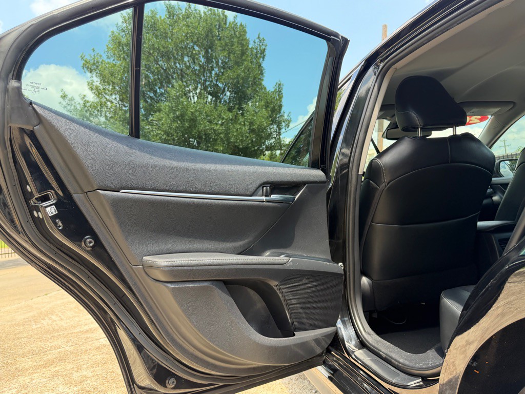 2019 Toyota Camry Image 24