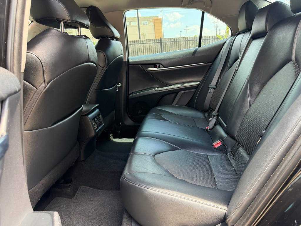 2019 Toyota Camry Image 25