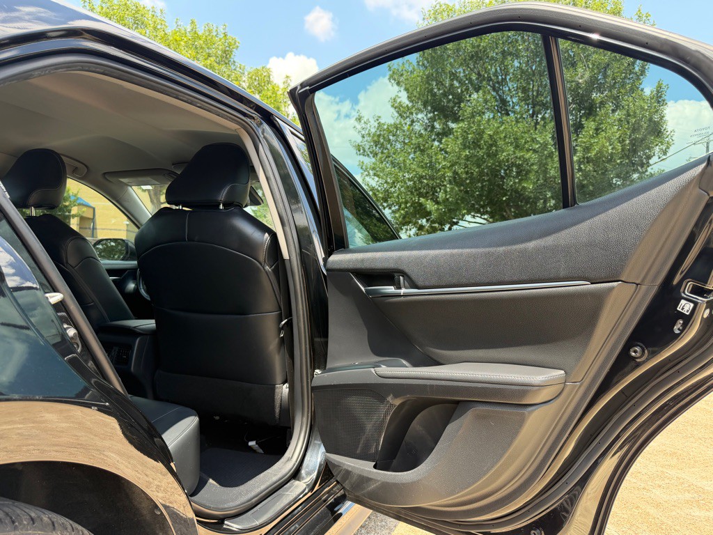 2019 Toyota Camry Image 26