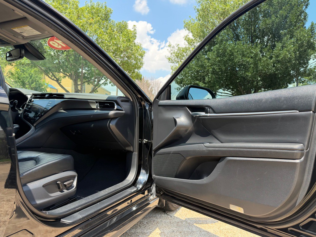 2019 Toyota Camry Image 28