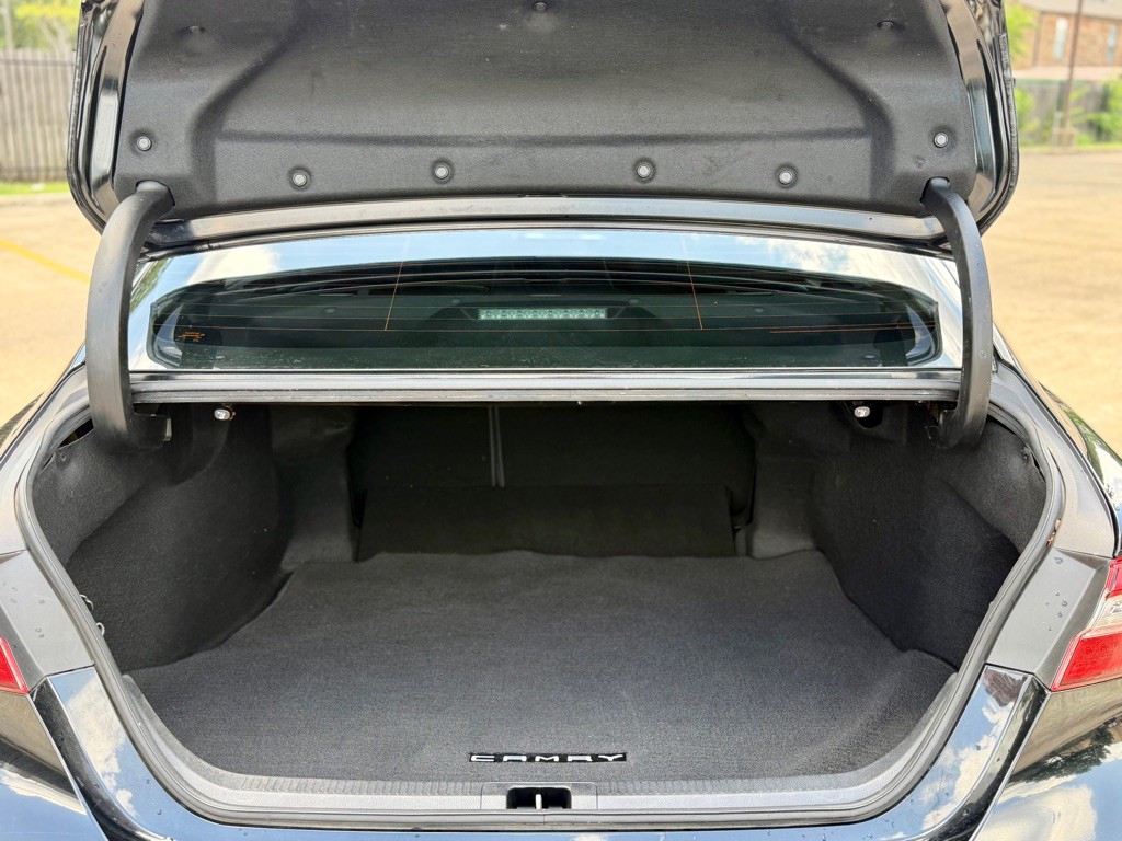 2019 Toyota Camry Image 31