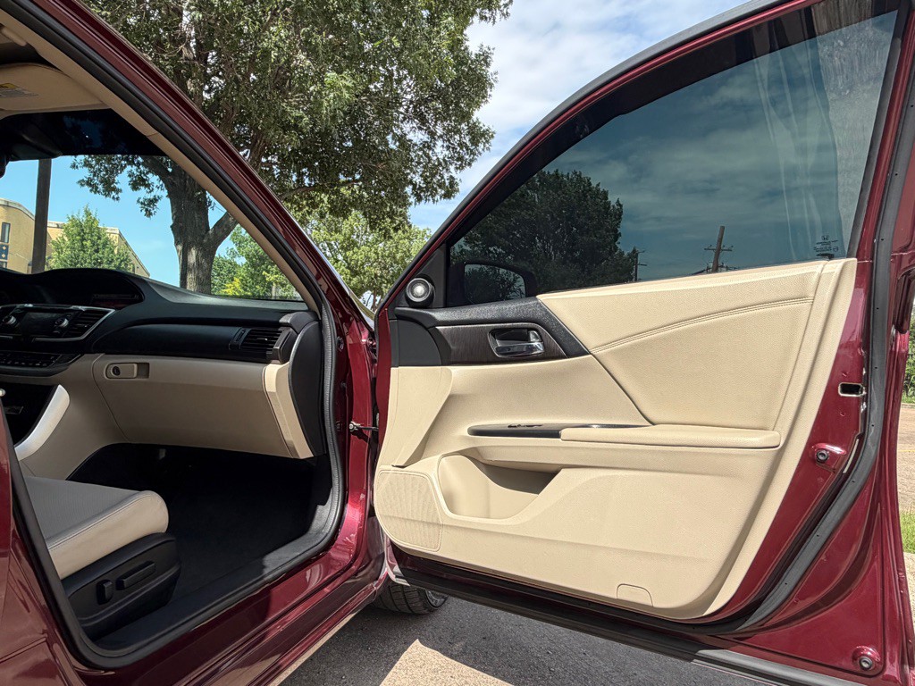 2014 Honda Accord Image 28