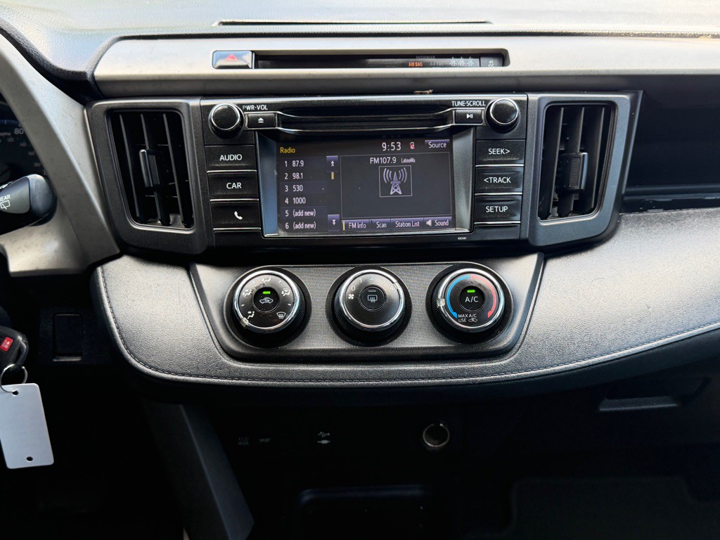 2018 Toyota Rav4 Image 17