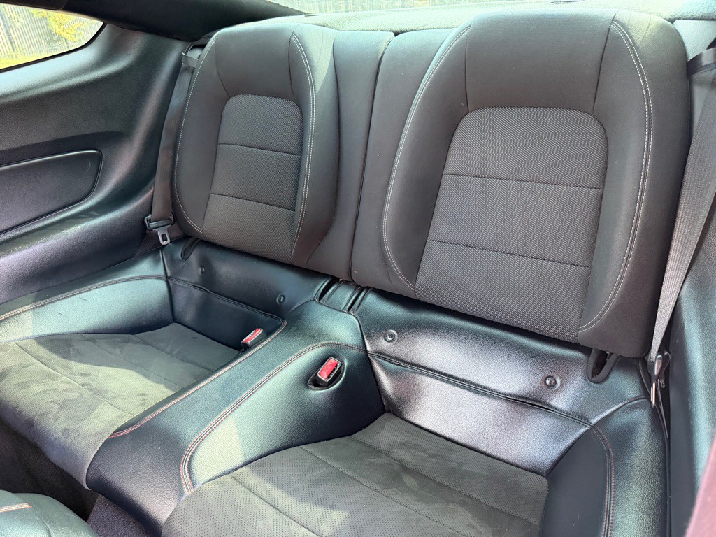 2015 Ford Mustang Image 21