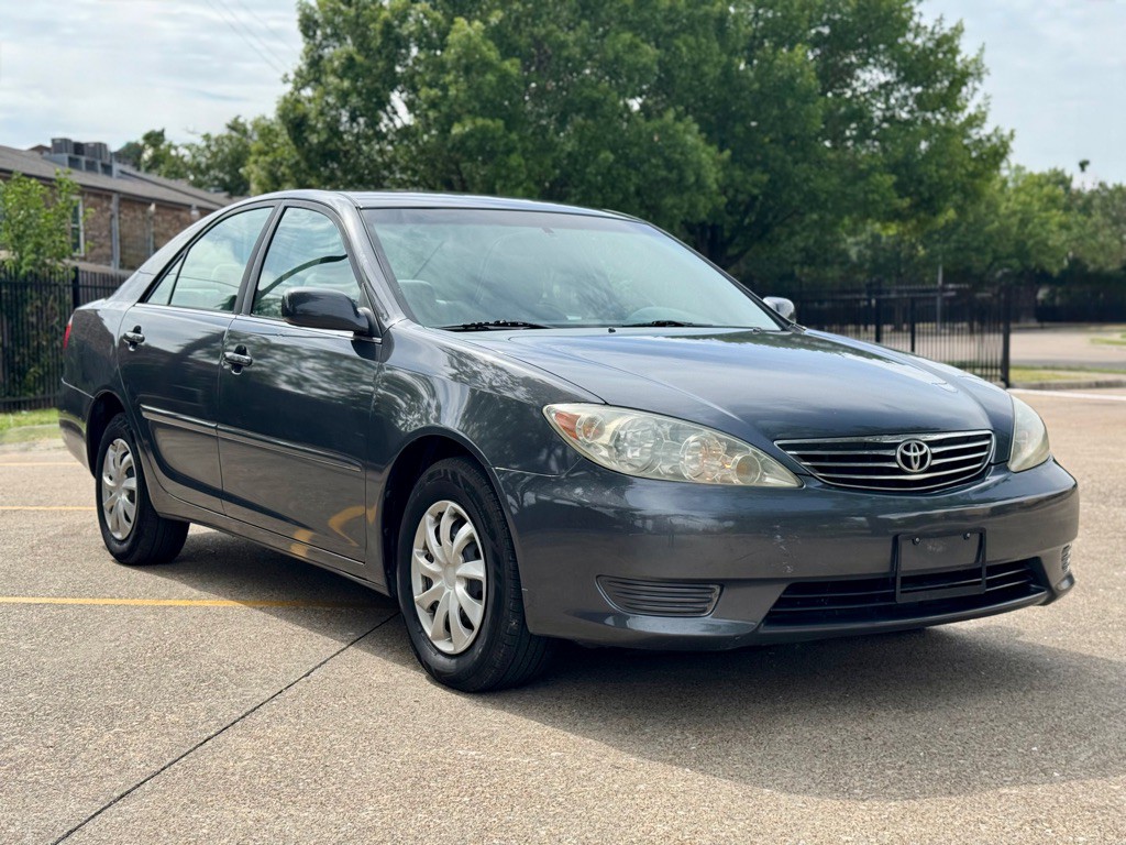 2005 Toyota Camry Image 2