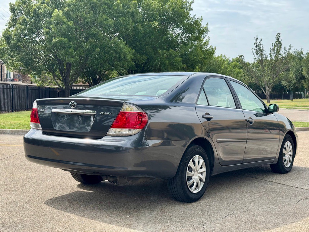 2005 Toyota Camry Image 3