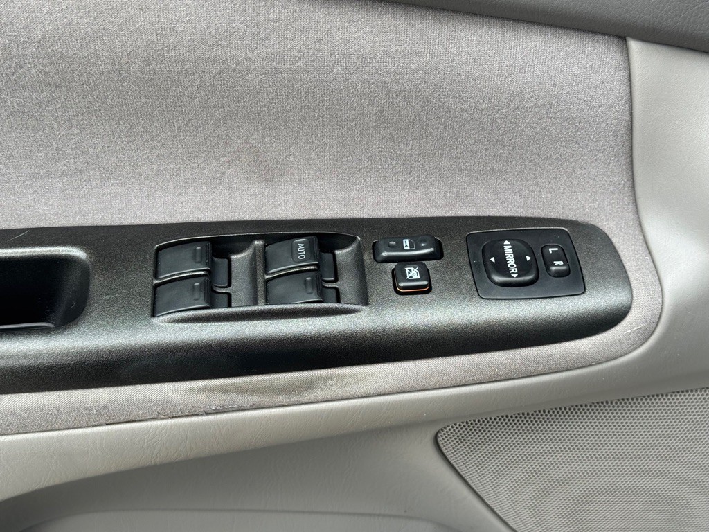 2005 Toyota Camry Image 6