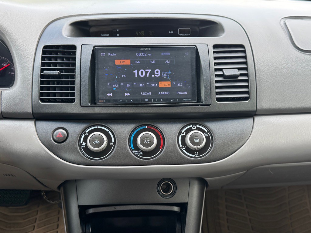 2005 Toyota Camry Image 15