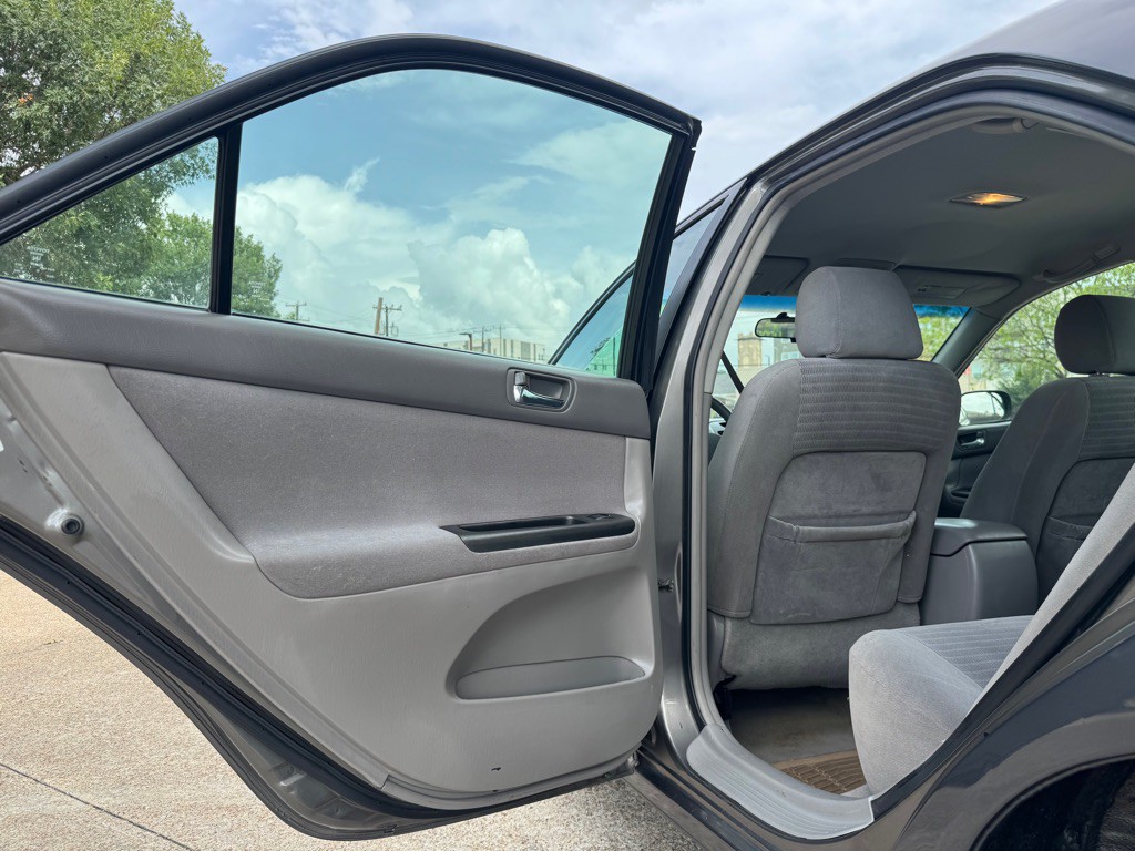 2005 Toyota Camry Image 18