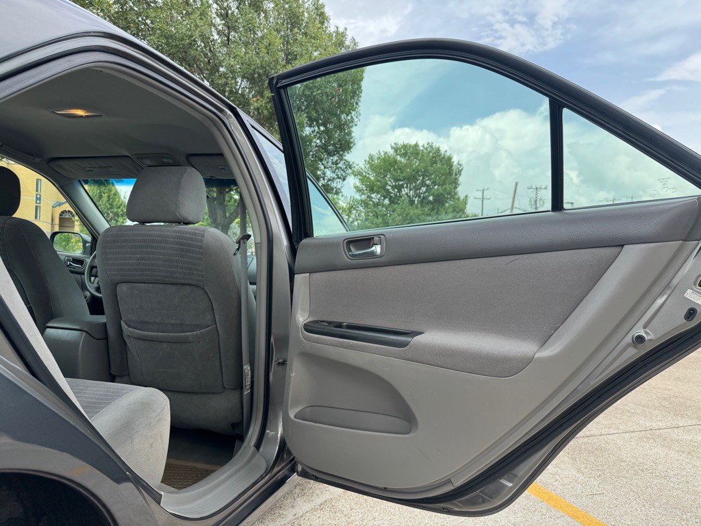 2005 Toyota Camry Image 20