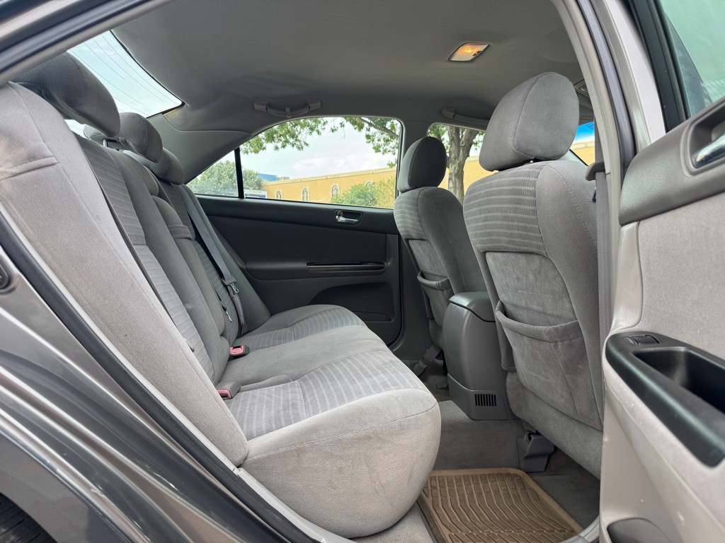 2005 Toyota Camry Image 21