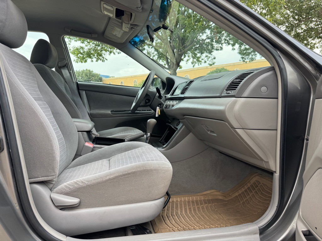 2005 Toyota Camry Image 24