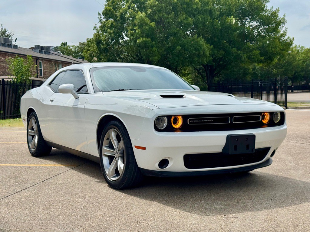 2015 Dodge Challenger Image 2