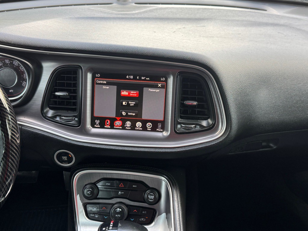 2015 Dodge Challenger Image 18