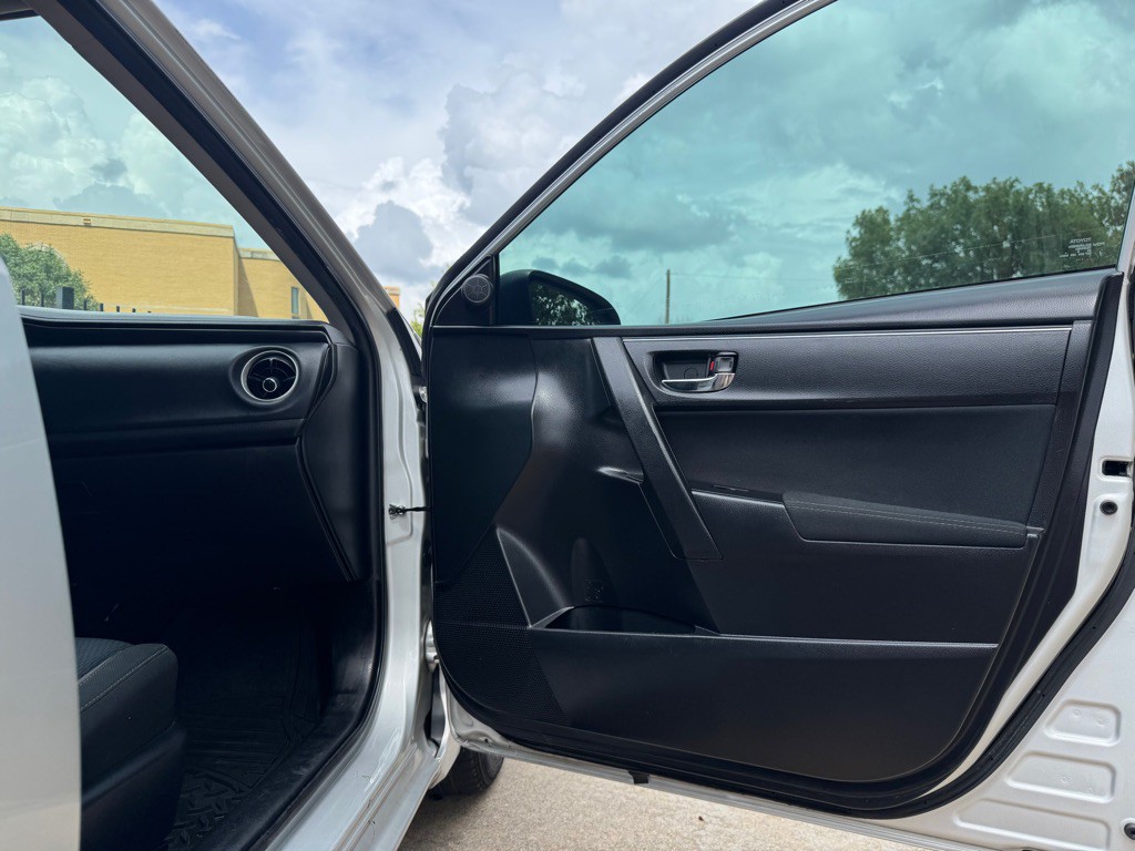 2018 Toyota Corolla Image 26