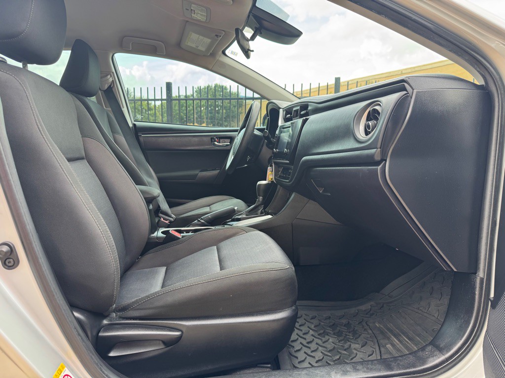 2018 Toyota Corolla Image 27