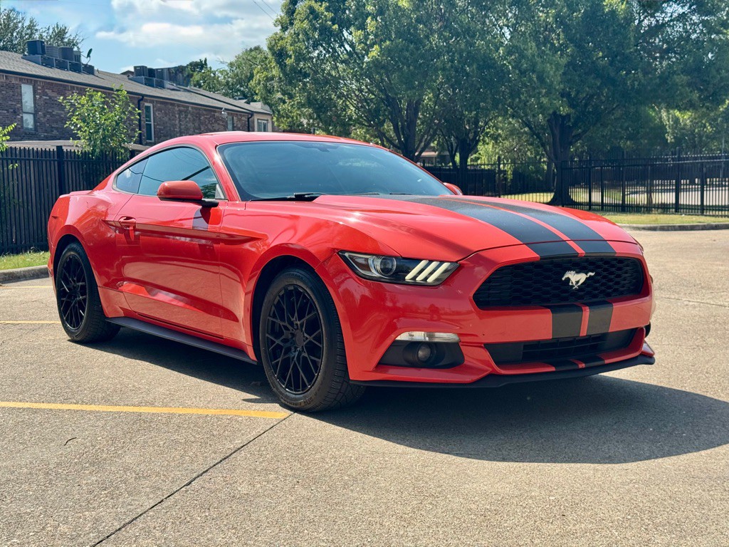 2016 Ford Mustang Image 2