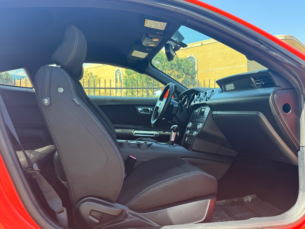 2016 Ford Mustang Image 22
