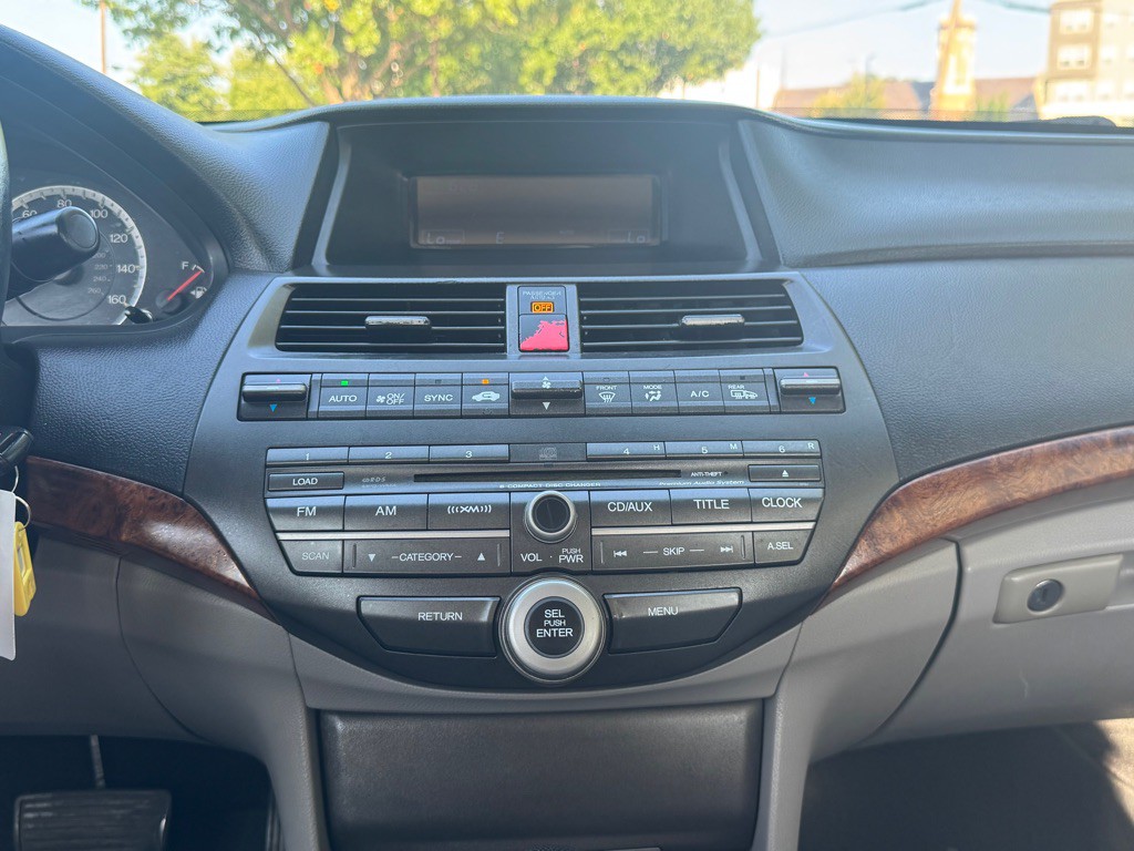 2011 Honda Accord Image 17