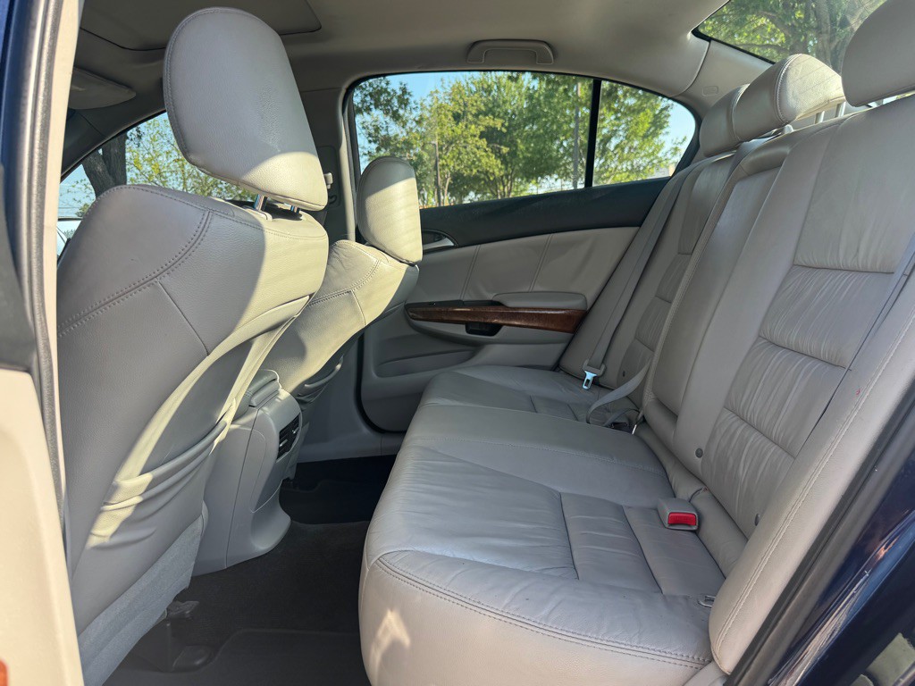 2011 Honda Accord Image 20