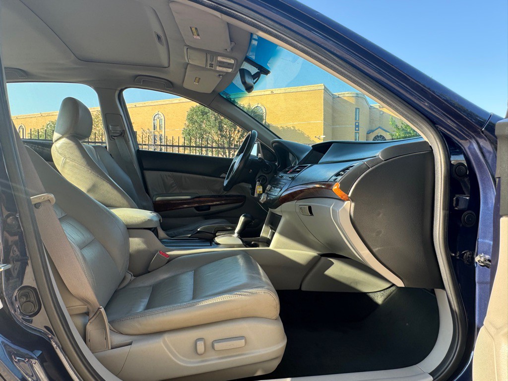 2011 Honda Accord Image 24