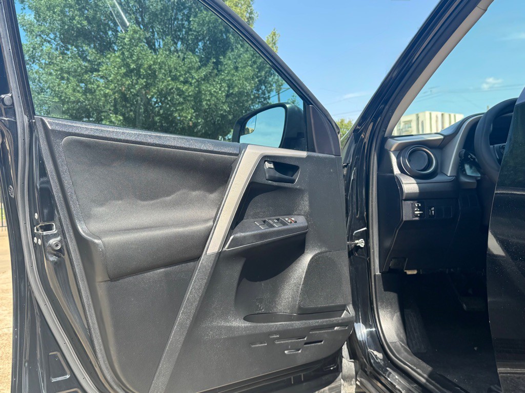 2016 Toyota Rav4 Image 5