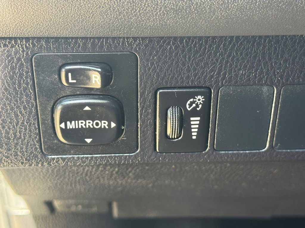 2016 Toyota Rav4 Image 9