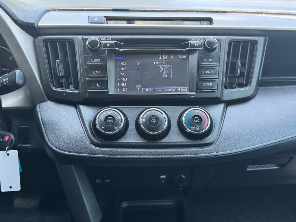 2016 Toyota Rav4 Image 18