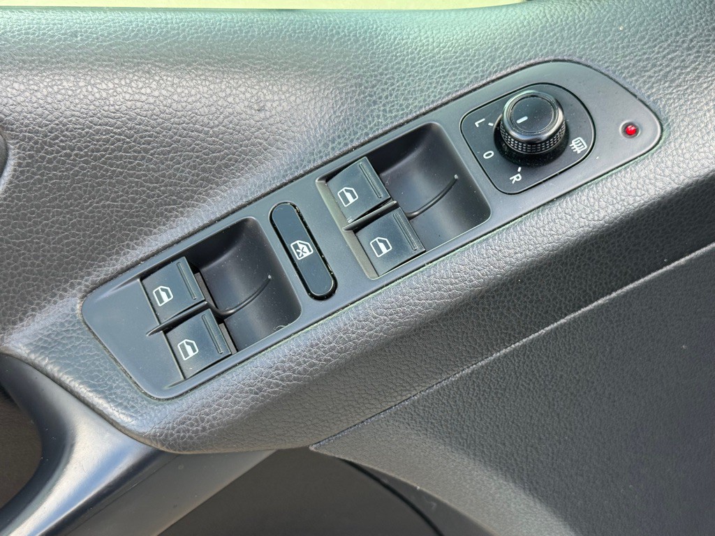 2017 Volkswagen Tiguan Image 28