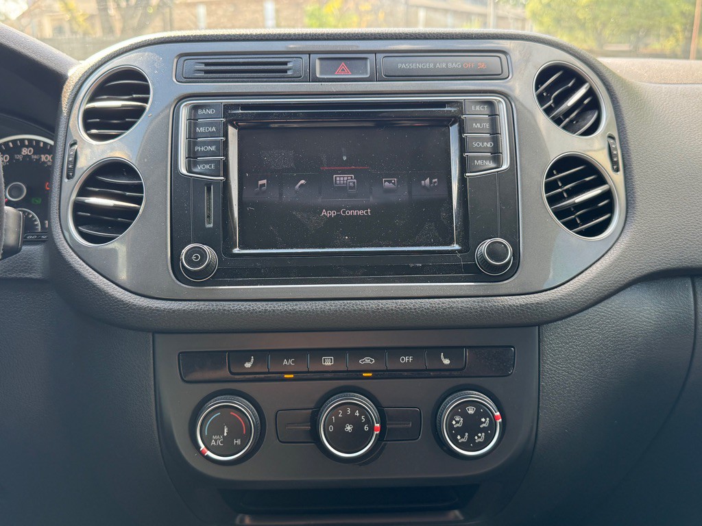 2017 Volkswagen Tiguan Image 40