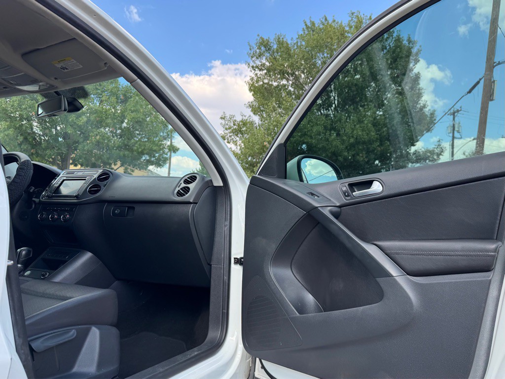 2017 Volkswagen Tiguan Image 49