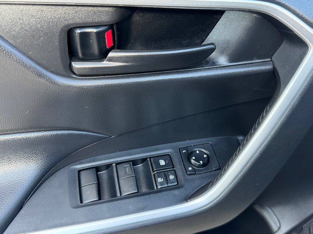 2022 Toyota Rav4 Image 6