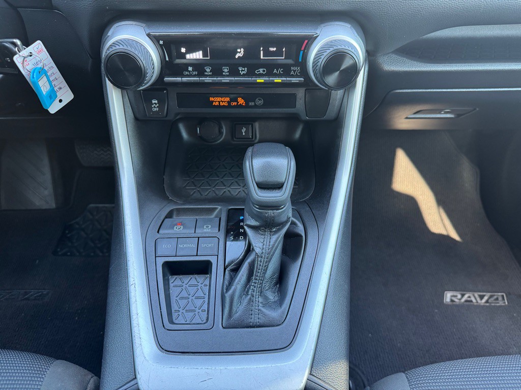 2022 Toyota Rav4 Image 16