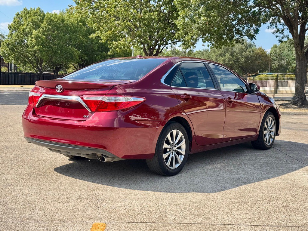 2016 Toyota Camry Image 3