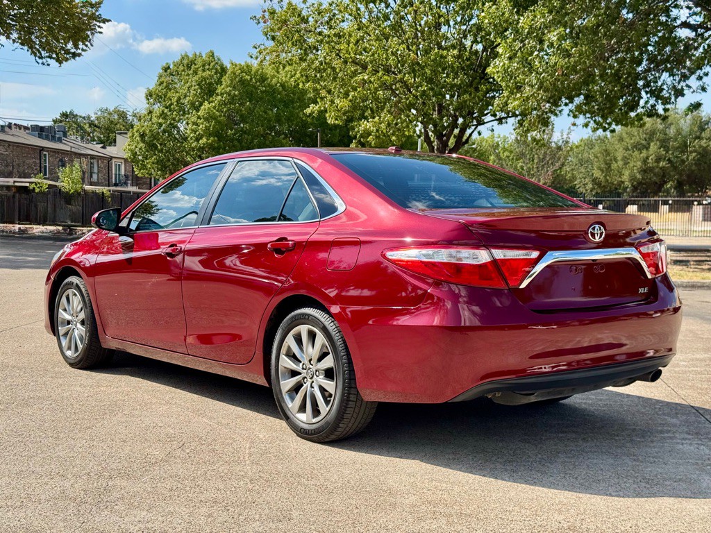 2016 Toyota Camry Image 4