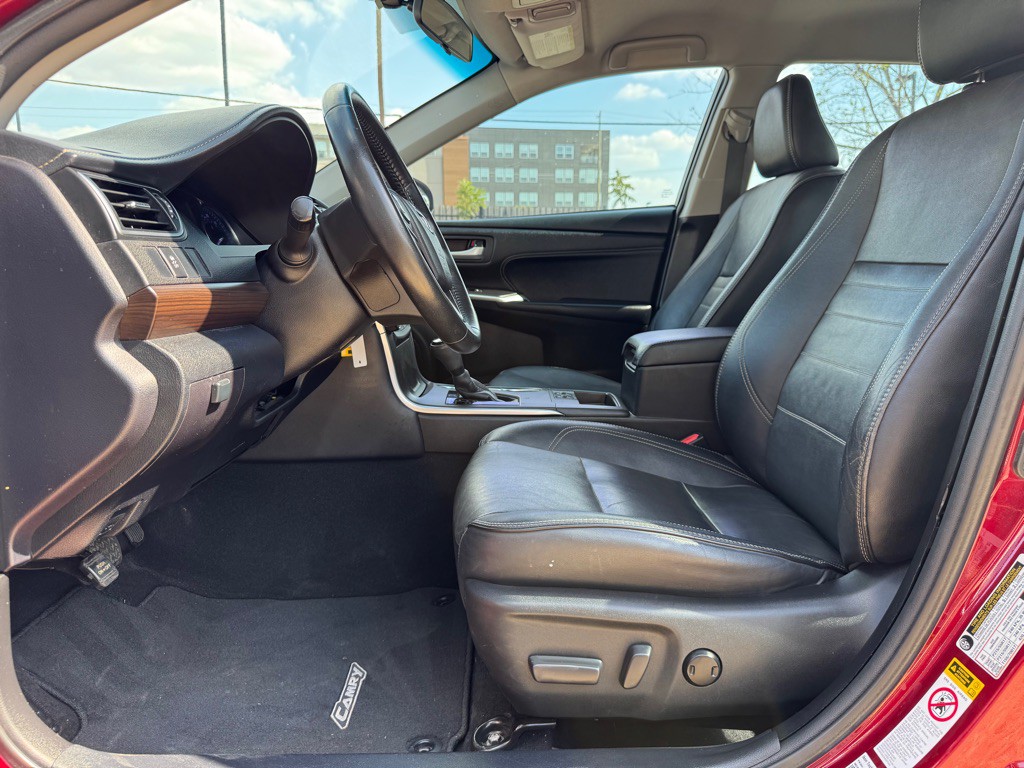 2016 Toyota Camry Image 7