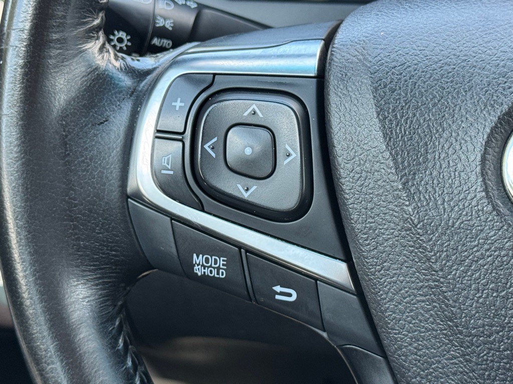 2016 Toyota Camry Image 11