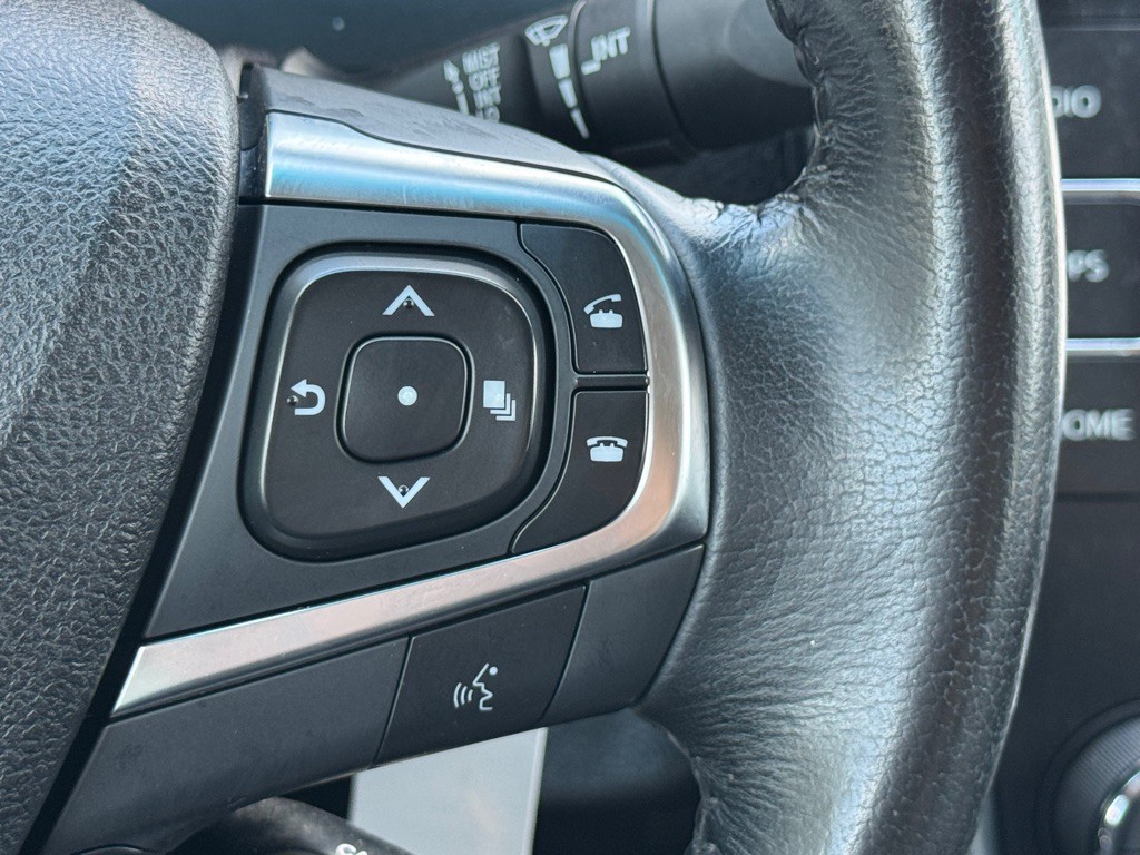 2016 Toyota Camry Image 12