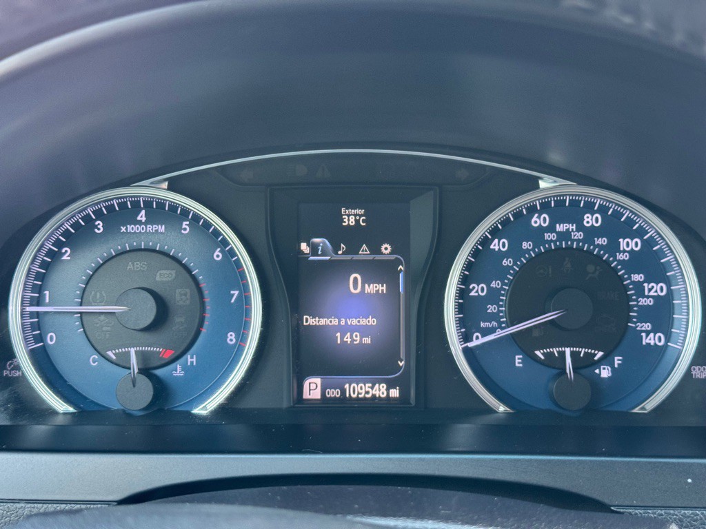2016 Toyota Camry Image 15