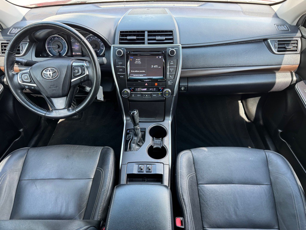 2016 Toyota Camry Image 16