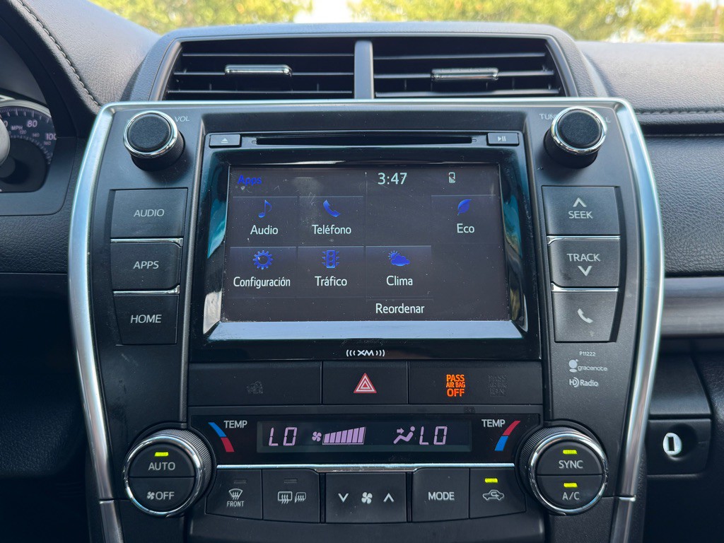 2016 Toyota Camry Image 20