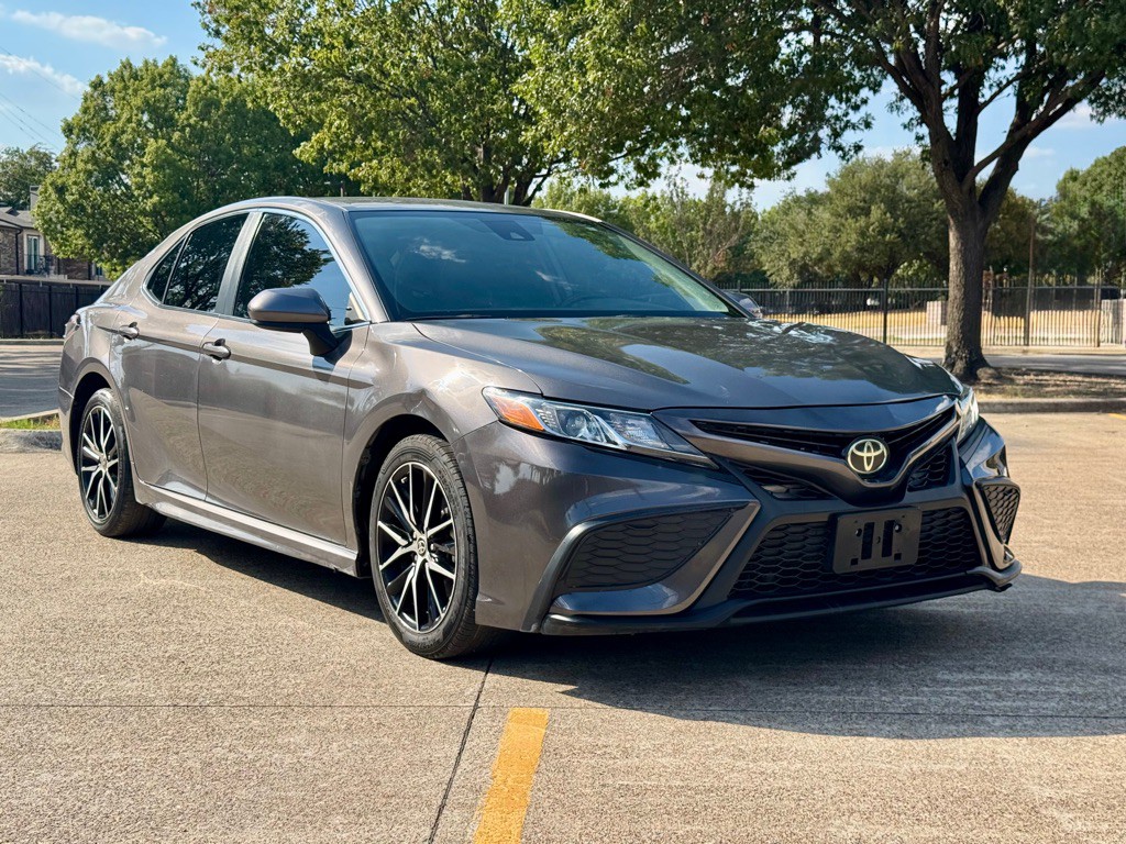 2021 Toyota Camry Image 2