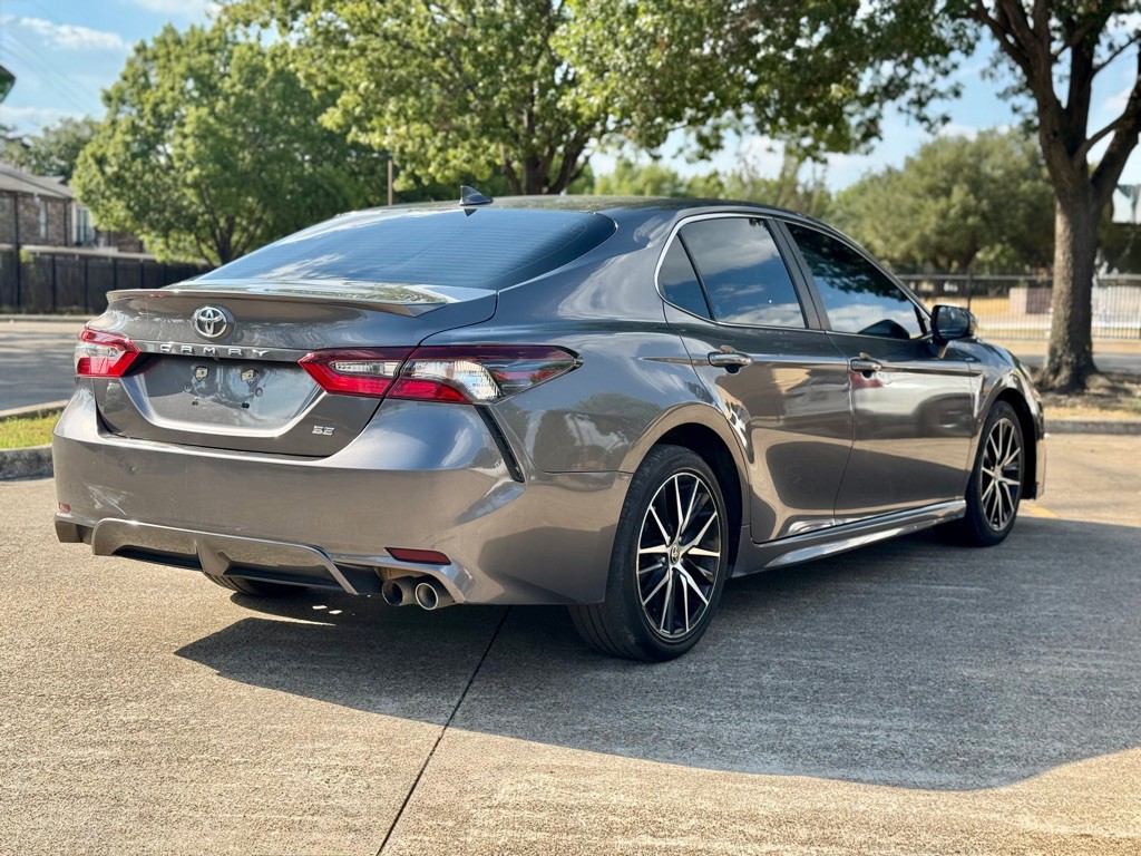 2021 Toyota Camry Image 3
