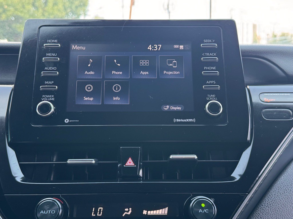 2021 Toyota Camry Image 18