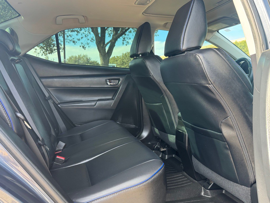 2017 Toyota Corolla Image 28