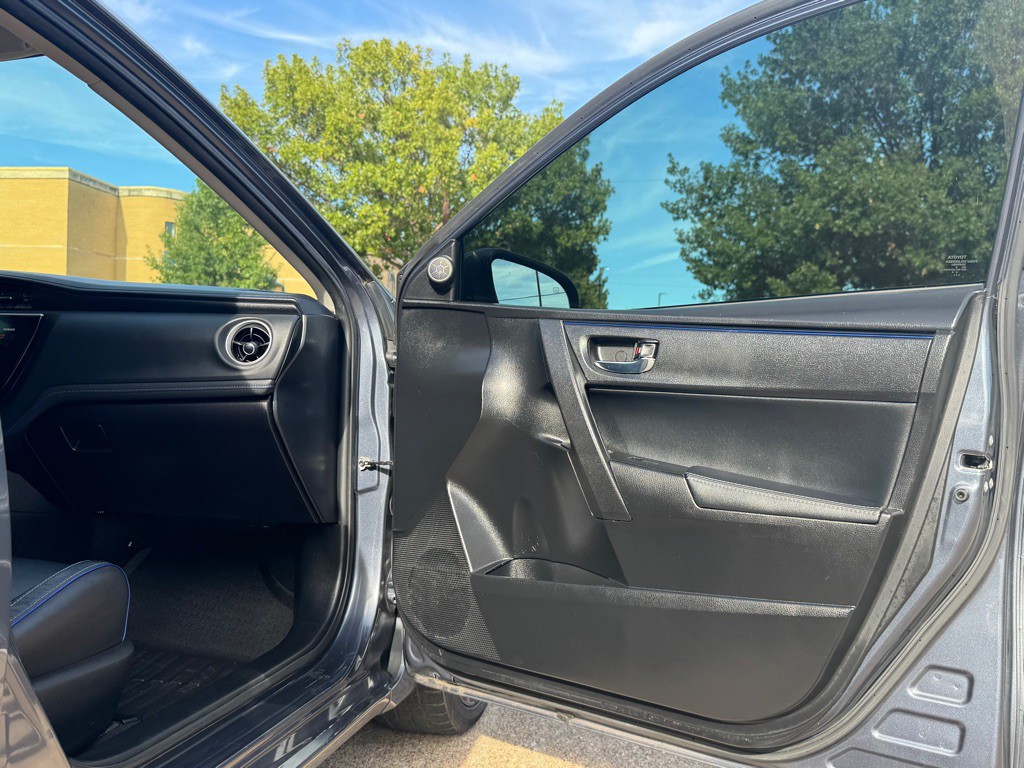 2017 Toyota Corolla Image 29