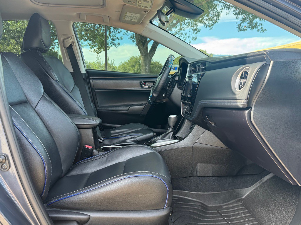 2017 Toyota Corolla Image 30
