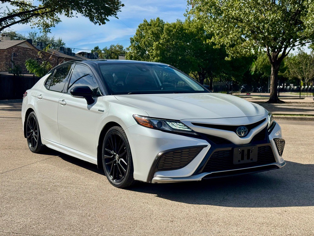 2021 Toyota Camry Image 2