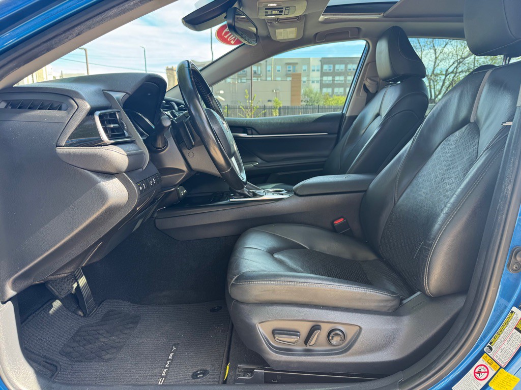 2019 Toyota Camry Image 6