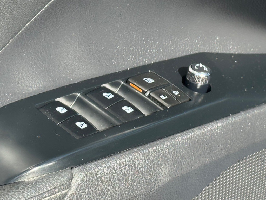 2019 Toyota Camry Image 8